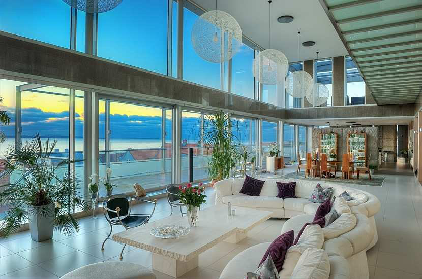 Stunning Modern Ocean View Home With Open Floor Plan | iDesignArch