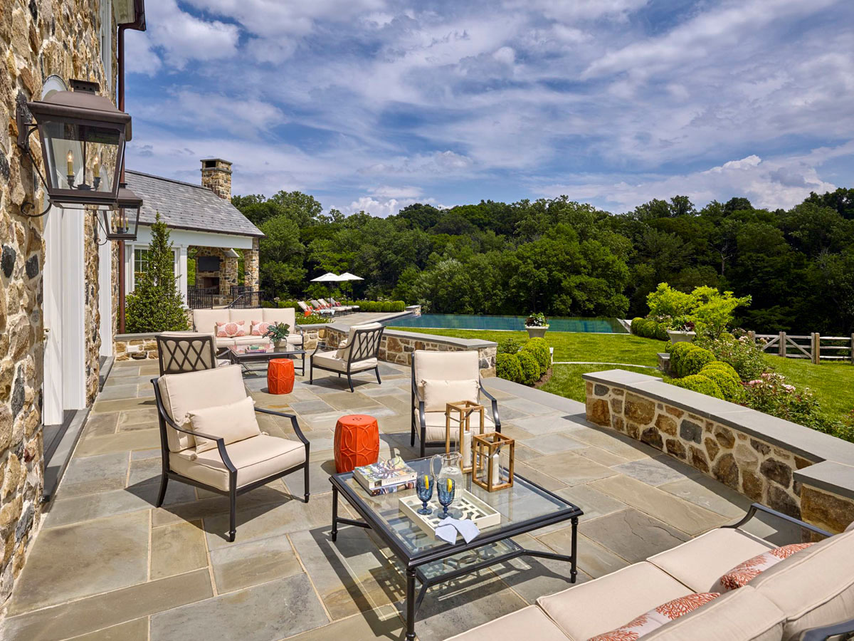 Backyard Patio Oasis