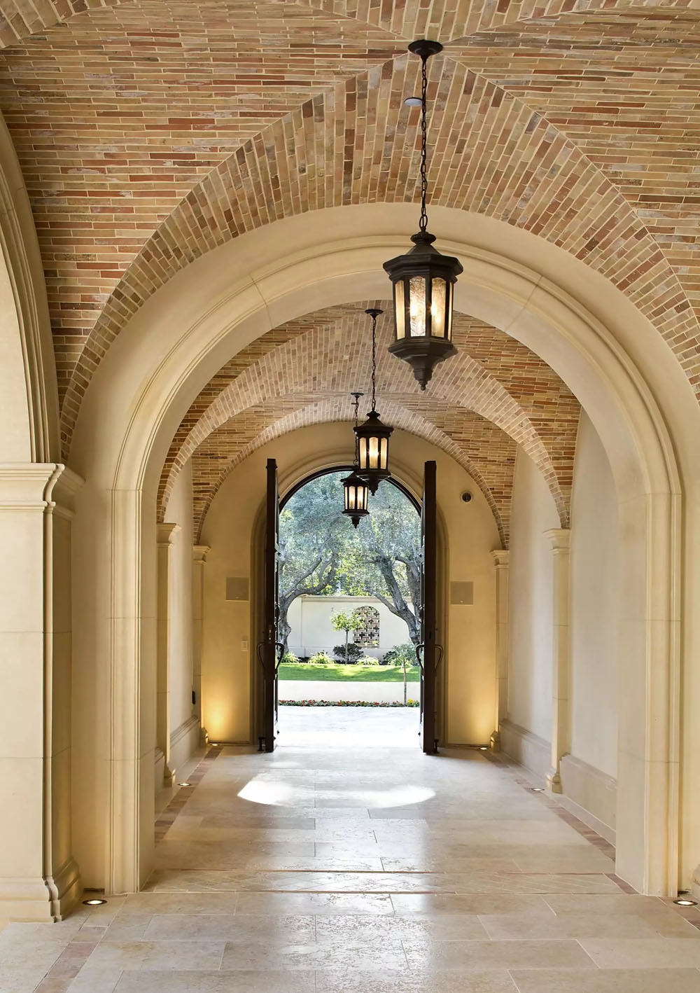 Silicon Valley Italian Villa Designed For Elegant Outdoor Living