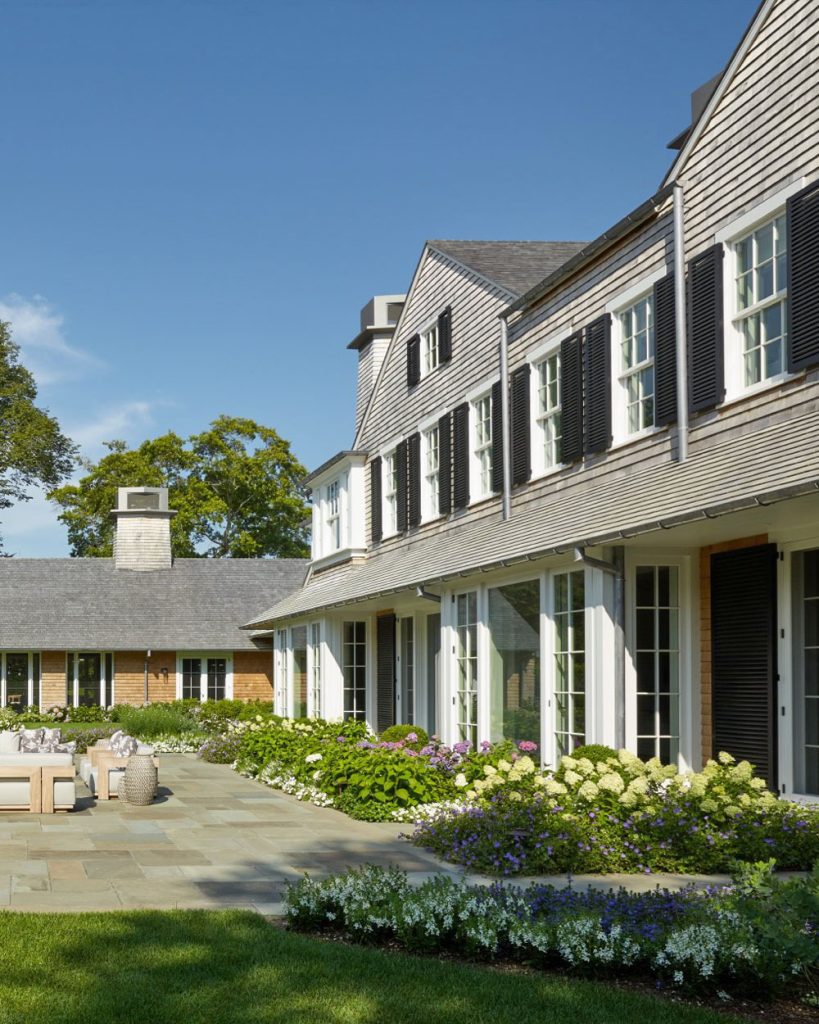 Timeless Shingle Style House In The Hamptons With Unique Architecture