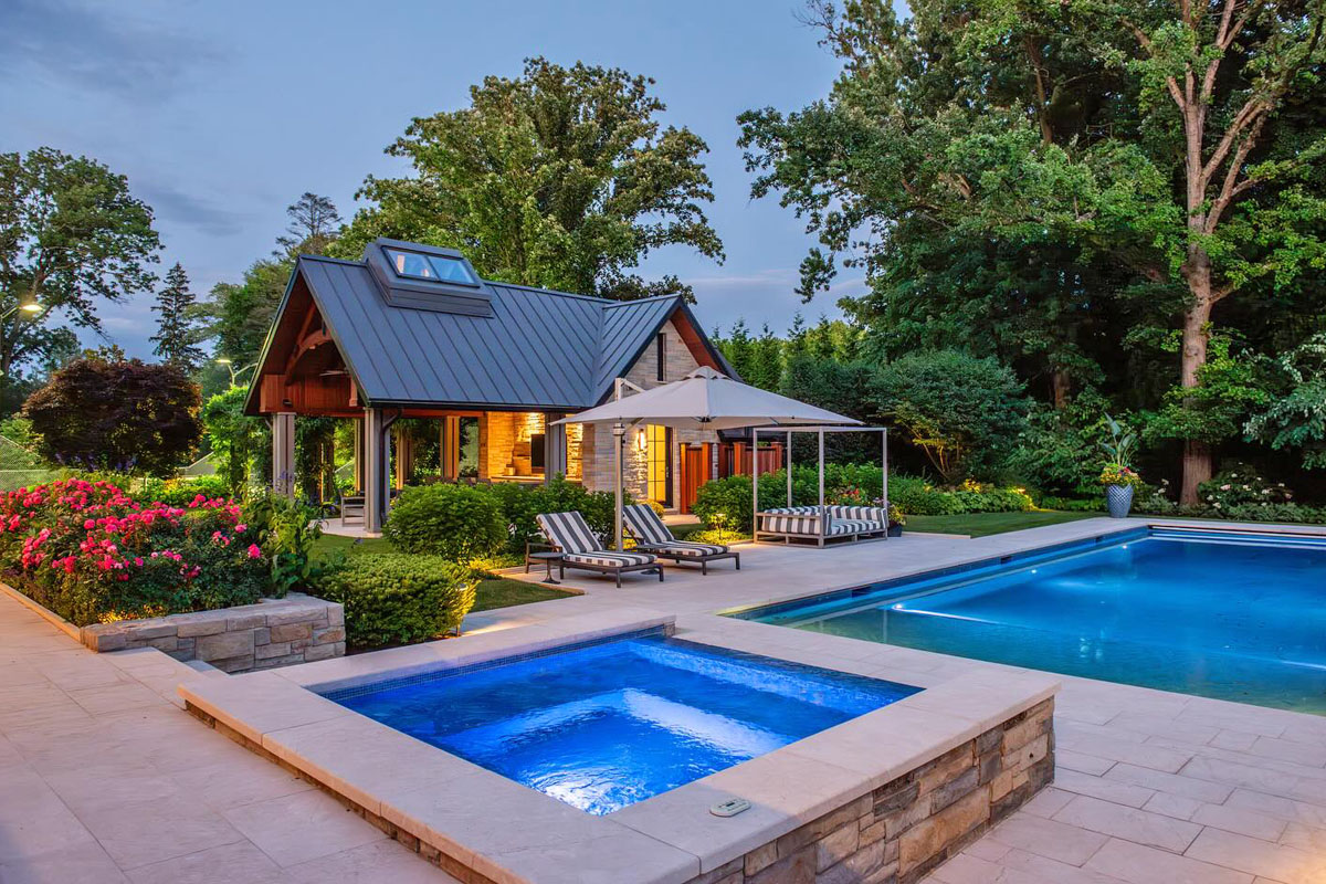 Backyard Pool Oasis