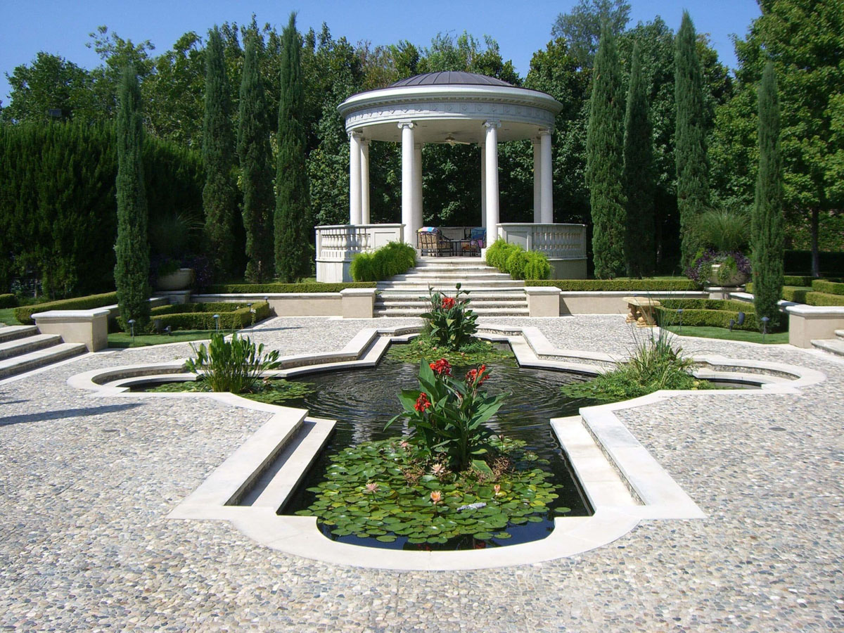 Timeless Classical-Style Pavilion