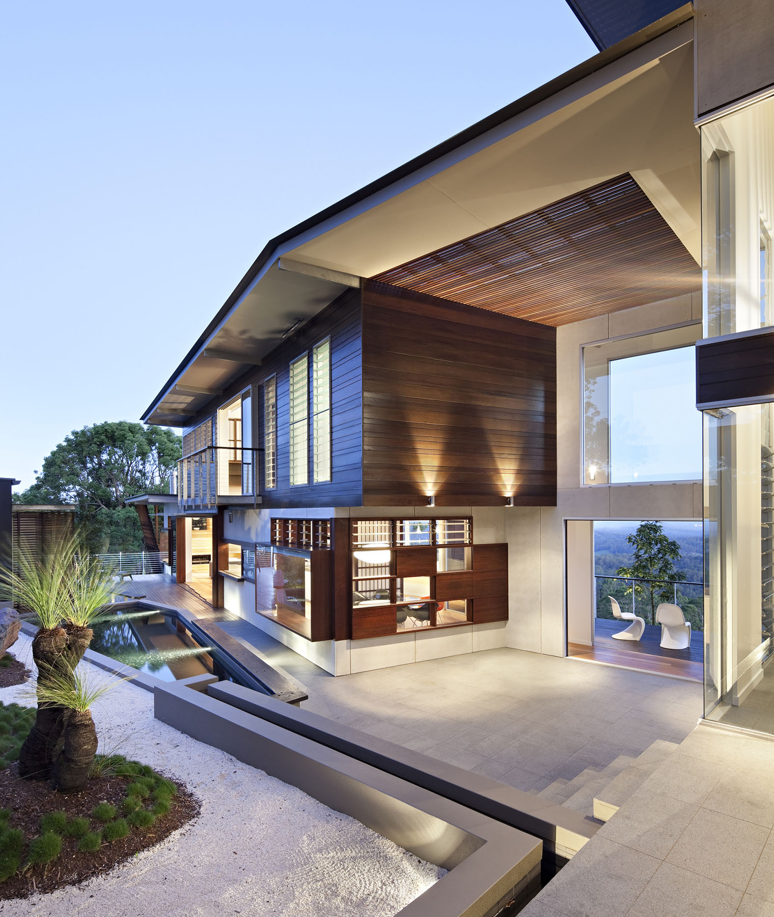 Luxury Modern Residence With Breathtaking Views Of Glass House 