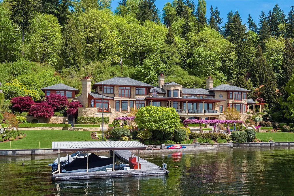 European Style Villa On Lake Washington