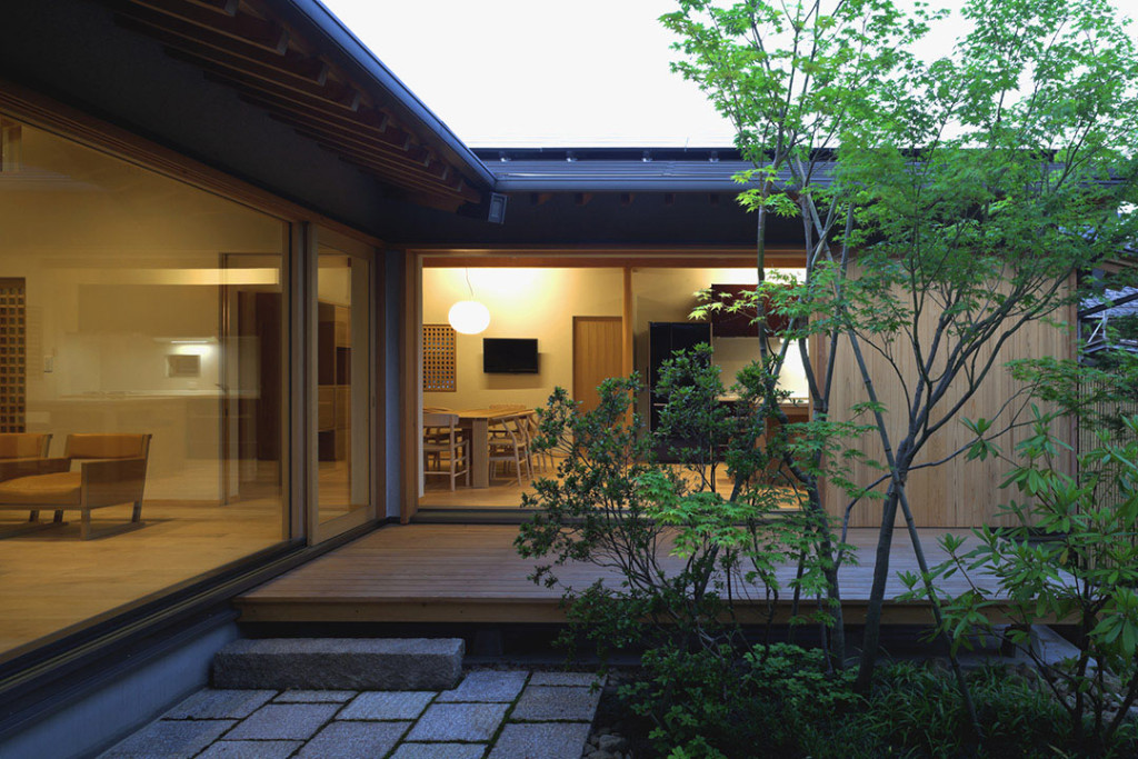 Timber-framed Japanese House Built Around Private Gardens