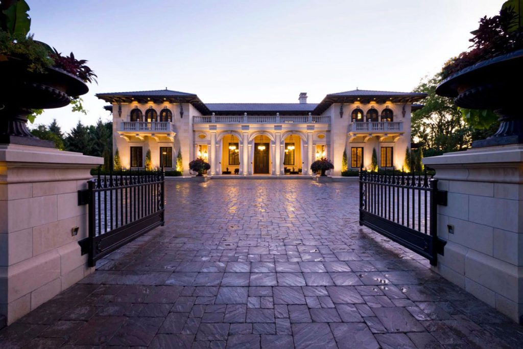 Classical Italianate Villa In Minnesota