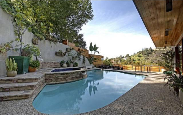 Kevin Bacon and Kyra Sedgwick's house in Los Angeles, CA (Google Maps)