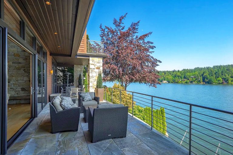 Timeless Contemporary Style Oswego Lakefront Luxury Home   Modern Waterfront House Lake Oswego 11 768x512 