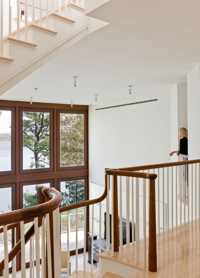 Cape Cod Harbor View House On A Curved Bluff