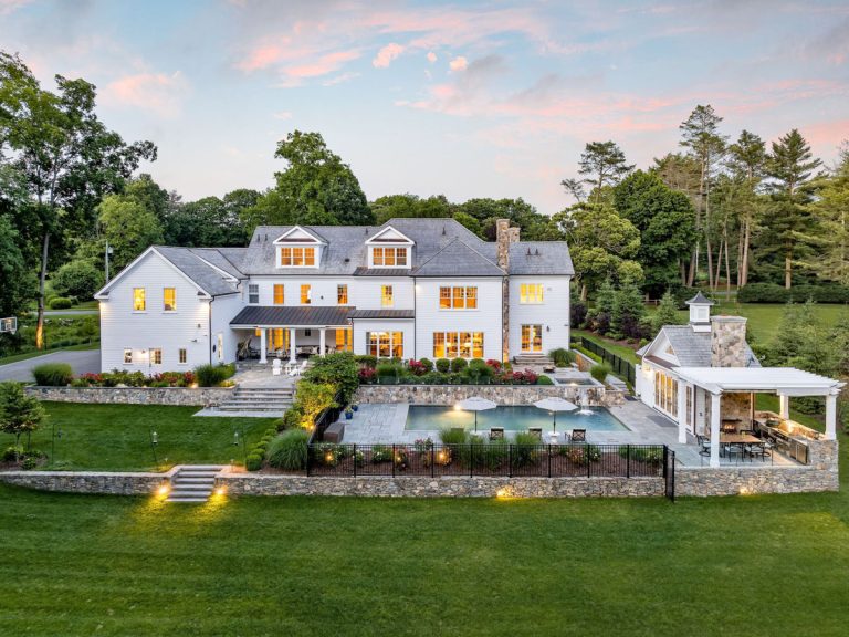 Traditional Colonial Style Estate Home on Hemlock Hill