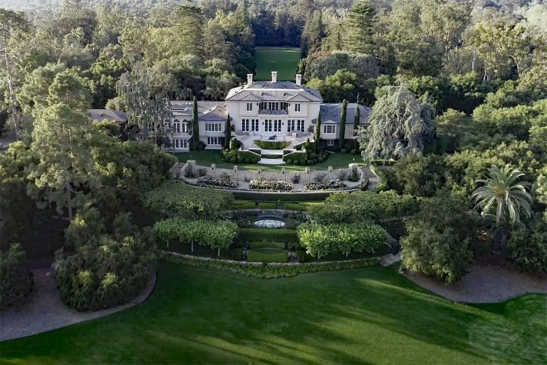 Inside Oprah Winfrey’s Sprawling Estate in Montecito