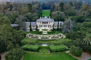 Inside Oprah Winfrey’s Sprawling Estate in Montecito