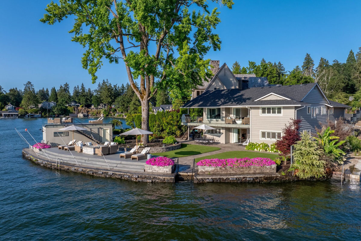 Mid-Century Modern Lake House