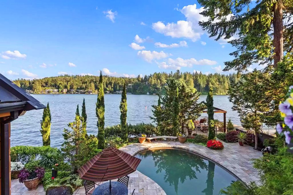 Lushly Landscaped Prime Waterfront Home On Oswego Lake   Stunning Lakefront Estate Lake Oswego 2 1024x683 