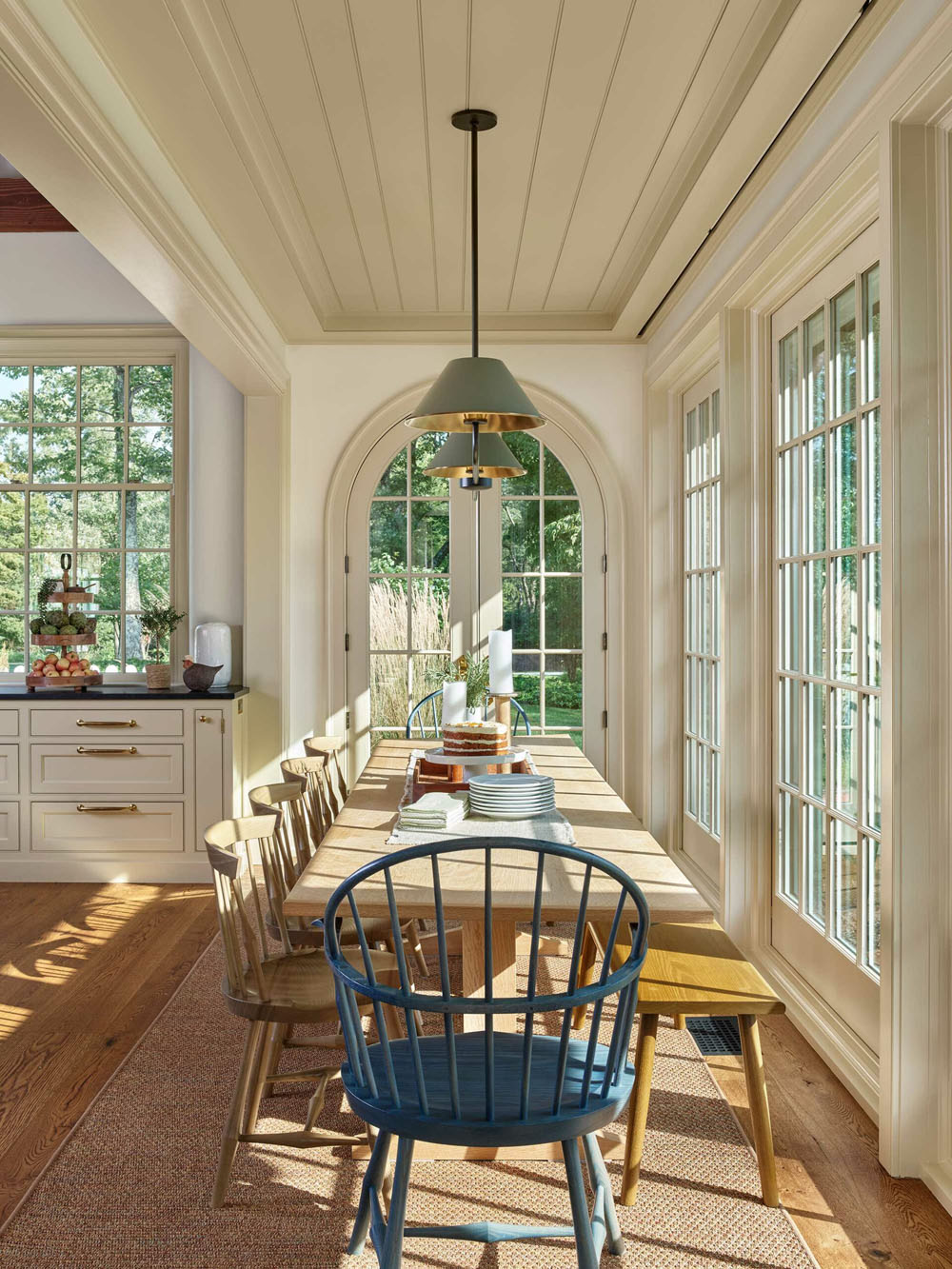 Charming Breakfast Room with Casual Elegance