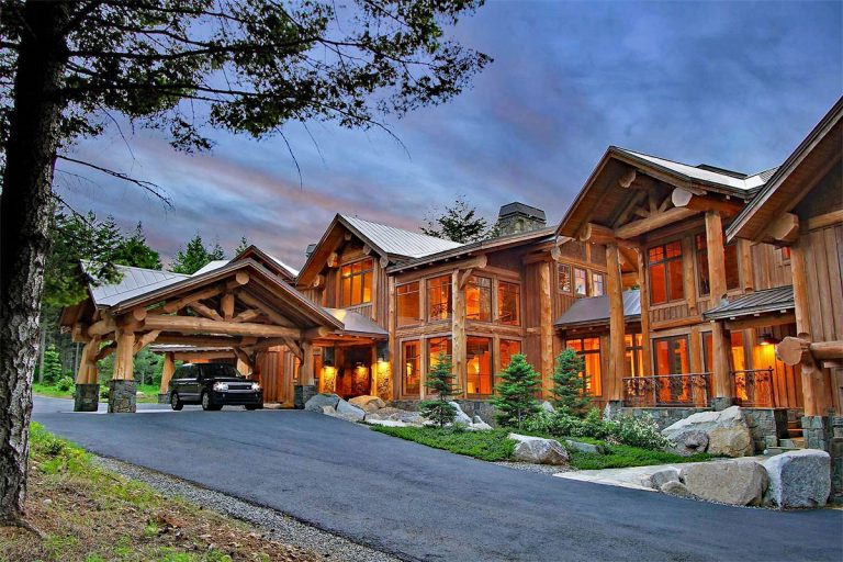 Pacific Northwest Post And Beam Mountain Lodge Home