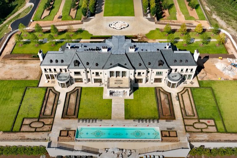 Tyler Perry’s Multi-Million Dollar Grand Estate in Georgia