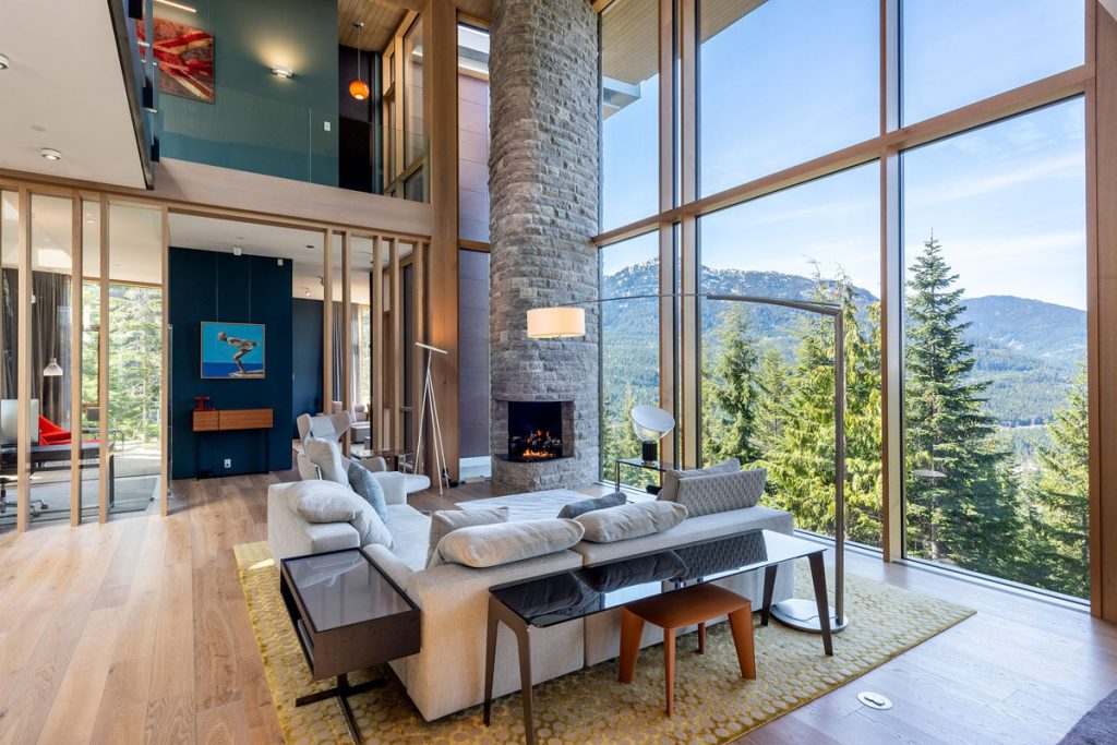 Modern Luxury Mountain Estate with Breathtaking Panoramic Valley Views