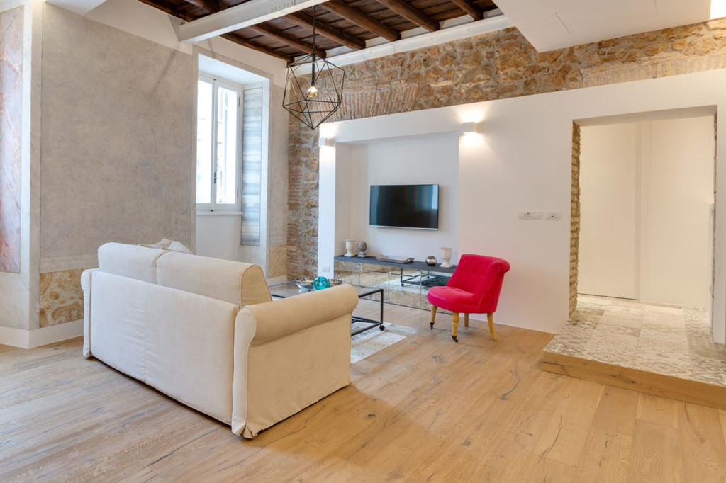 Charming Apartment In Rome With Old Wood Structure And Stone Walls ...